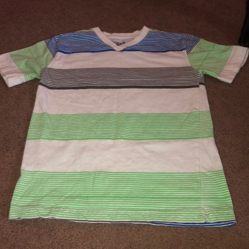 Boys tee shirt. Non-smoking home.